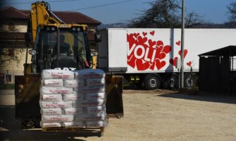 Nakon posjete Đukanovića stigla pomoć za sva penzionerska domaćinstava u Beranama