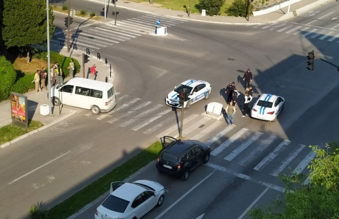 Podgorica: Udes na raskrsnici kod Ekonomskog fakulteta