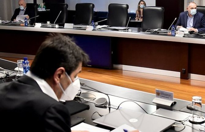 Ove subote zabrana izlaska od 19h, inspekcija da kažnjava nepoštovanje  mjera u trgovinama