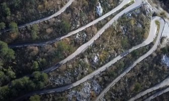 Vožnja kotorskim stranama na emitovana na francuskoj televiziji: Audi S4 gazi serpentinama(VIDEO)