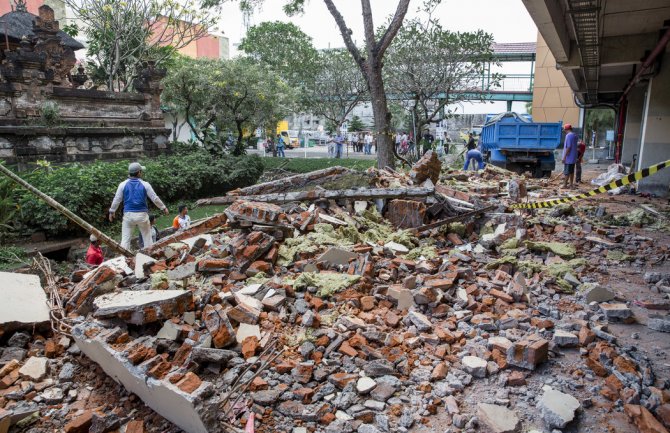 Eksperti za geologiju i inženjering kažu da se zbog loše gradnje, a ne zemljotresa, desila  katastrofa u Turskoj
