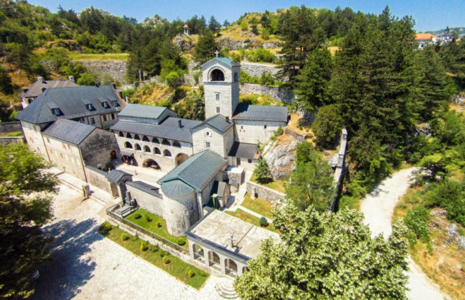 Mitropolija: Na Trojičindan neće biti litija, najave o nastavku istih preko preko zvaničnih crkvenih glasila i ustanova