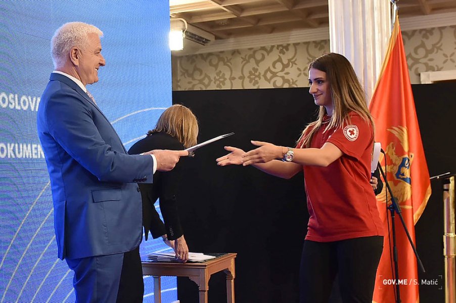 4998450398163640ea254c