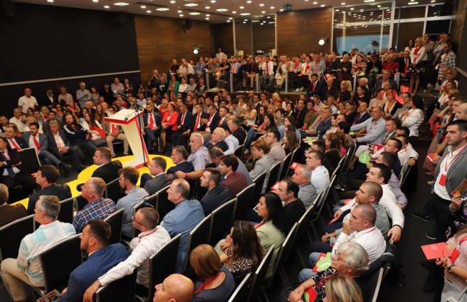 Demokrate: Vlast u Budvi možete samo da sanjate