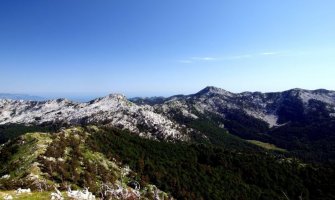Povrijeđena žena na Orjenu, spasioci na terenu