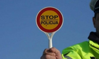Tri osobe uhapšene zbog brze vožnje, 15-godišnjak vozio 201 km/h gdje je ograničenje 80 km/h