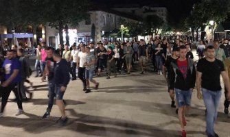 Okupljanje u Nikšiću u znak podrške opoziciji