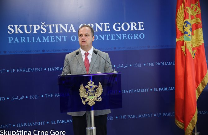 Nimanbegu: U cilju spašavanja sezone granice otvoriti 1. jula, pomoć neophodna hotelijarima i ugostiteljima