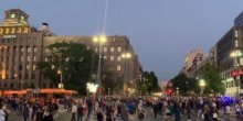 Gužva ispred Skupštine Srbije: Demonstranti probili vrata parlamenta i ušli u zgradu (VIDEO)