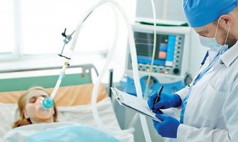 Posle bebe preminula i porodilja koja je bila na respiratoru