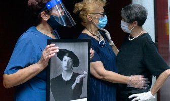 Urna Isidore Bjelice položena u Aleji zaslužnih građana u Beogradu