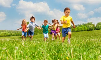 Škole u SAD se pripremaju za nastavu u prirodi, kupuju i šatore za svadbe