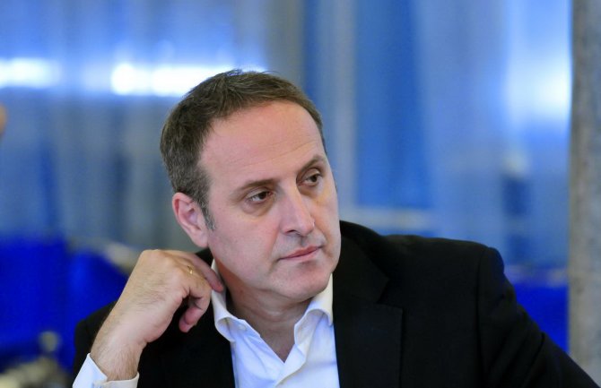 Popović u poslaničkom Klubu sa DPS