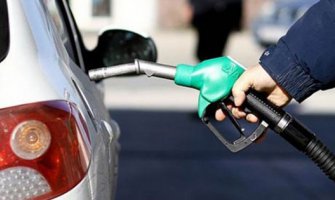 Vozači u Čikagu pune gorivo besplatno: Satima čekali da iskoriste kupon od biznismena