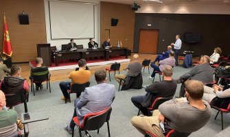 Problemi ugostitelja u Tivtu rezultat pandemija kovida ali i sistemske manjkavosti