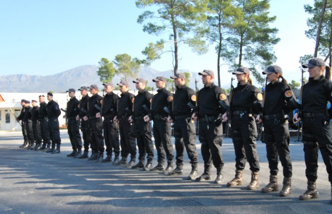 Policija najavljuje štrajk ukoliko im se ne vrate zarade