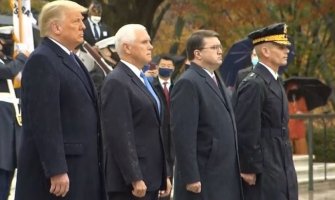 Tramp prvi put u javnosti nakon izbora