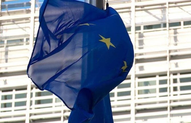 Međupartijske podjele parališu politički sistem