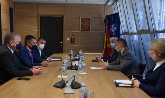Ne postoje informacije o ugroženosti bilo kog crnogorskog građanina ili političkog lidera
