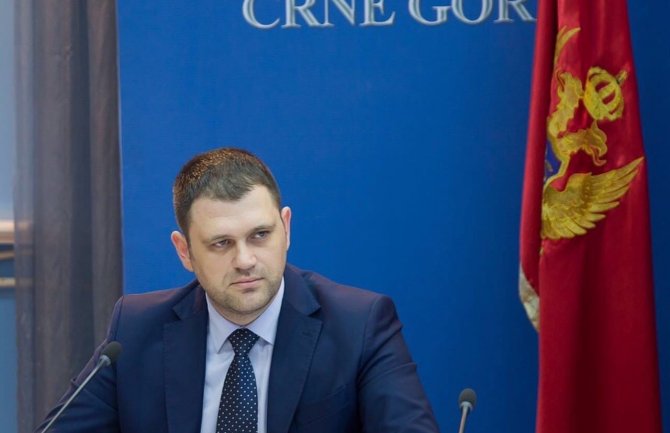 Anđušić: Sastavljanje vlade obilježili diletantizam, šarlatanstvo i opšte nepovjerenje aktera