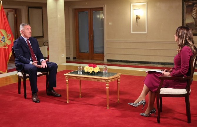 Đukanović: Nije me Amfilohije pobijedio na izborima; O usvajanju Zakona: Učinjenom poslu mane nema