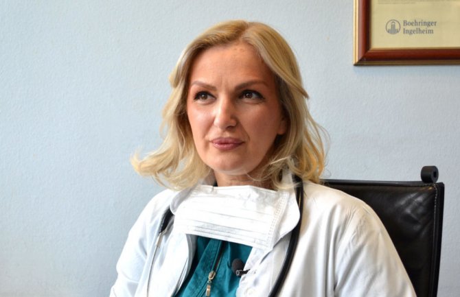 Borovinić Bojović sa komisijom obilazi kovid bolnice: Utvrđuju da li je bilo propusta u dosadašnjem radu