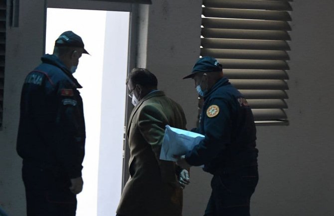 Načelnik Uprave za nekretnine i Lakićević Grdinić se brane sa slobode