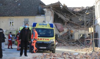 U sisačkoj bolnici rođena prva ovogodišnja beba u Hrvatskoj, porodica iz zemljotresom razorenog Petrinja