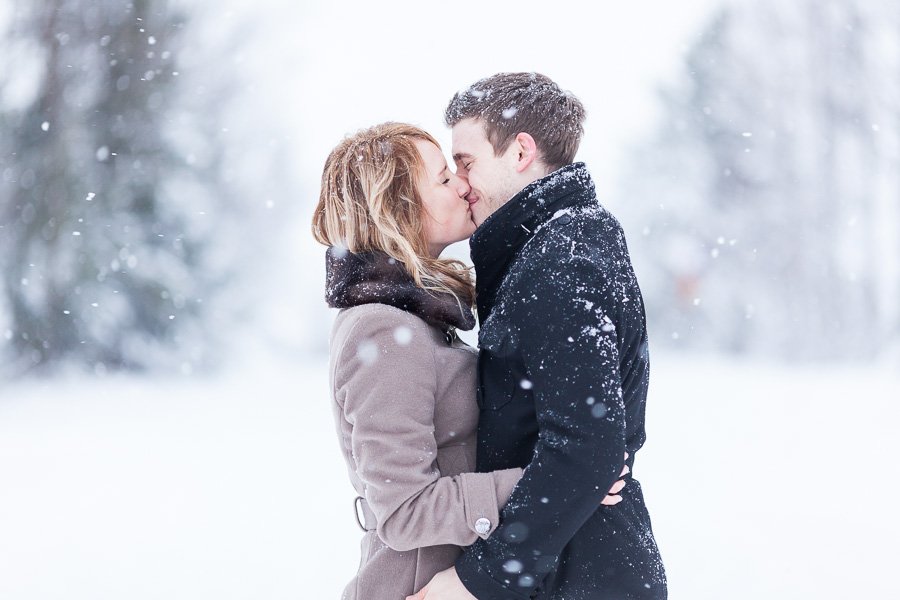 PHOTOSanderTaatscouplewintersnowing3