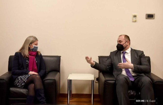 Investitori iz UK zainteresovani za industriju biomase, crnogorska vina ponuditi Britancima
