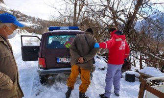 Pripadnici kolašinske Službe zaštite transportovali bolesnog pacijenta do KCCG iz udaljenog sela