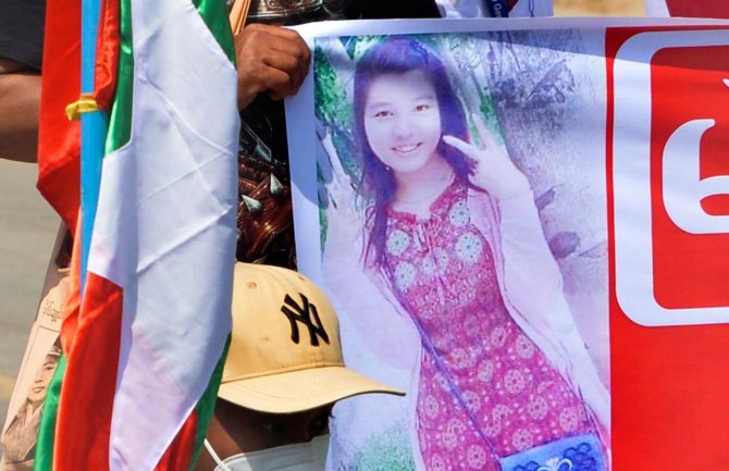 Preminula djevojka koju je policija upucala u glavu tokom protesta