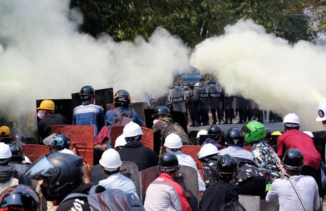 Mjanmar: Policija pucala na demonstrante, najmanje četvoro mrtvih 