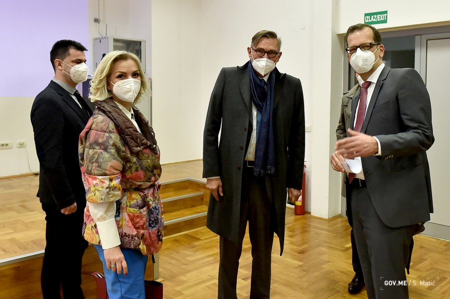 51125918800f373ae5db4o