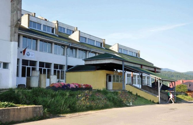 Tuča ispred škole u Rožajama: Maloljetnik uboden nožem