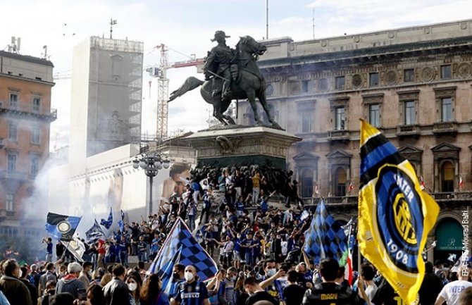 Italija uvodi svoje kovid propusnice