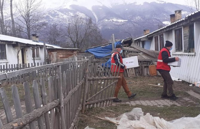 Crveni krst podijelio preko 15,000 higijenskih i 6,500 paketa hrane za 7 mjeseci