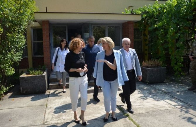 Injac sjutra u posjeti Letoniji i bazi Adadži