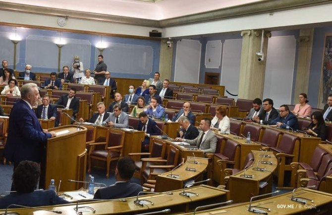 Vlada ima 100 odsto podršku međunarodne zajednice, da napravi reformski put i iskorak ka EU