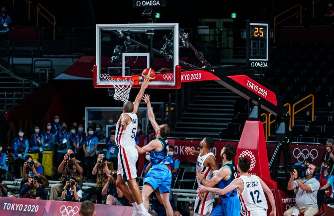 Batum fantastičnim polaganjem lansirao Francusku u finale OI, Slovencima preostala borba za bronzu