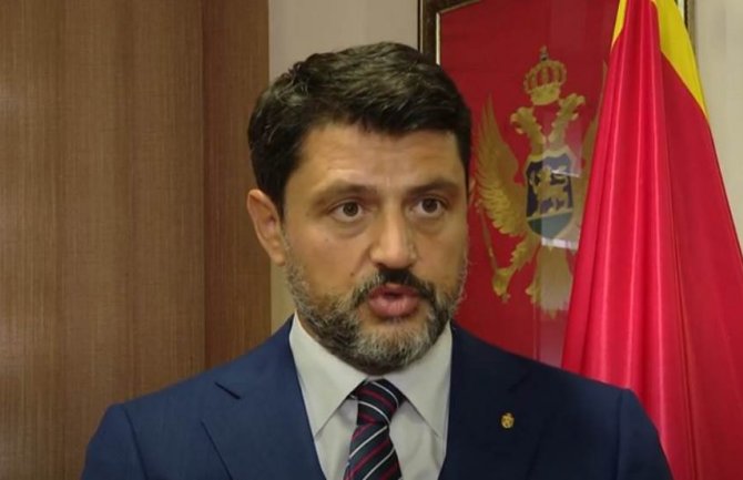 MUP prihvatio sudsku odluku, Božoviću ukinuta zabrana ulaska u Crnu Goru