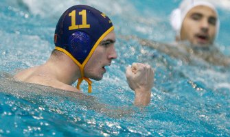 Matković nosi zastavu Crne Gore na zatvaranju Olimpijskih igara