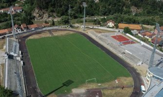  Bijelo Polje: Počelo postavljanje reflektora na Gradskom stadionu