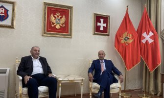 Kašćelan i Bjeković: Evidentni rizici koji se odnose na ceremoniju ustoličenja,građani da budu dostojanstveni