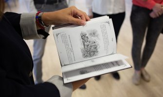 Delegacija EU poklonila zbirku bajki evropskih naroda vrtićima i Savezu slijepih 