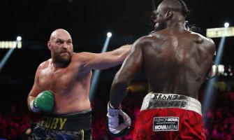 Fjuri odbranio titulu svjetskog WBC prvaka teške kategorije: Vajlder je idiot