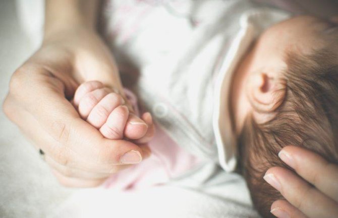 Svaki sedmi par u Crnoj Gori ima problem da dođe do potomstva