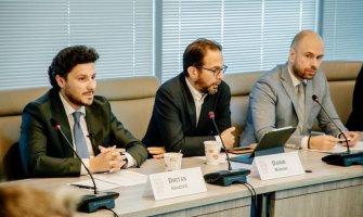 Abazović: Dosta je političara sa virusom devedesetih, trebaju nam novi progresivni političari