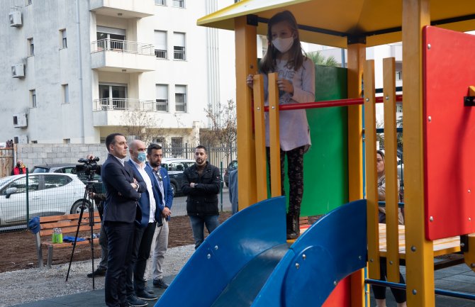 Završeni radovi na uređenju zelene površine u drugom dijelu parkšume Tološi