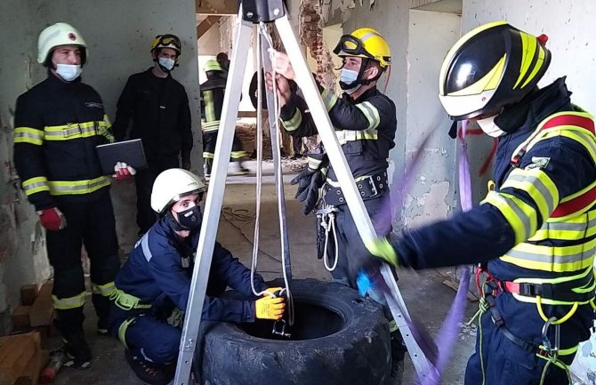 Realizovana obuka za traganje i spašavanje iz ruševina